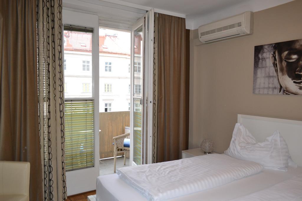 Goldfisch Apartment Hoher Markt Viena Habitación foto